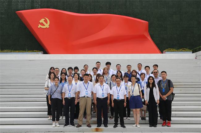 感受百年奮斗的磅礴力量——中國認(rèn)證認(rèn)可協(xié)會(huì)組織全體員工參觀中國共產(chǎn)黨歷史展覽館